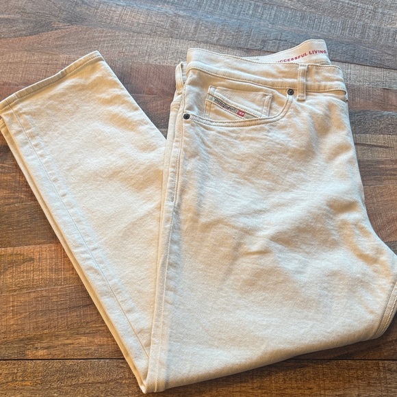 Men's Slim Straight Jeans in Cream